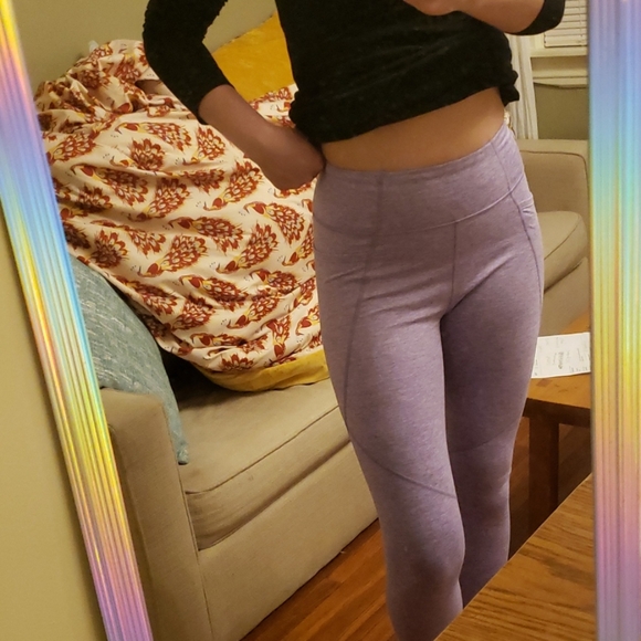 Joylab lavender leggings with pockets - Picture 2 of 2